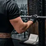 Force musculation : 1RM, technique et récupération en salle