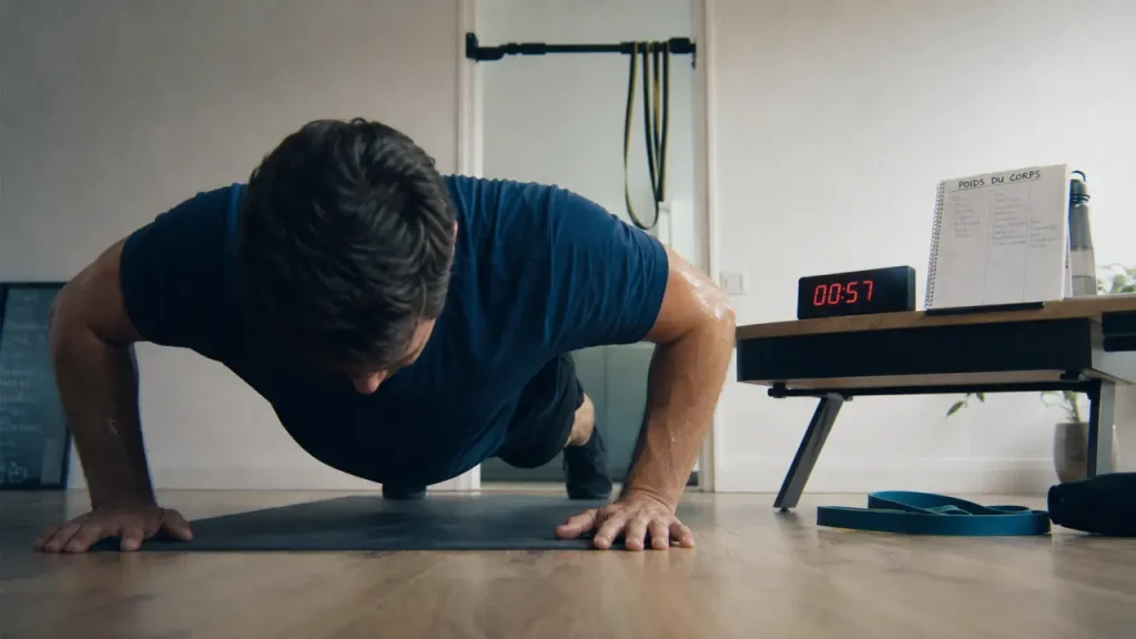 Musculation poids du corps programme : 3 niveaux, 4 séances maximum et une progression sans matériel